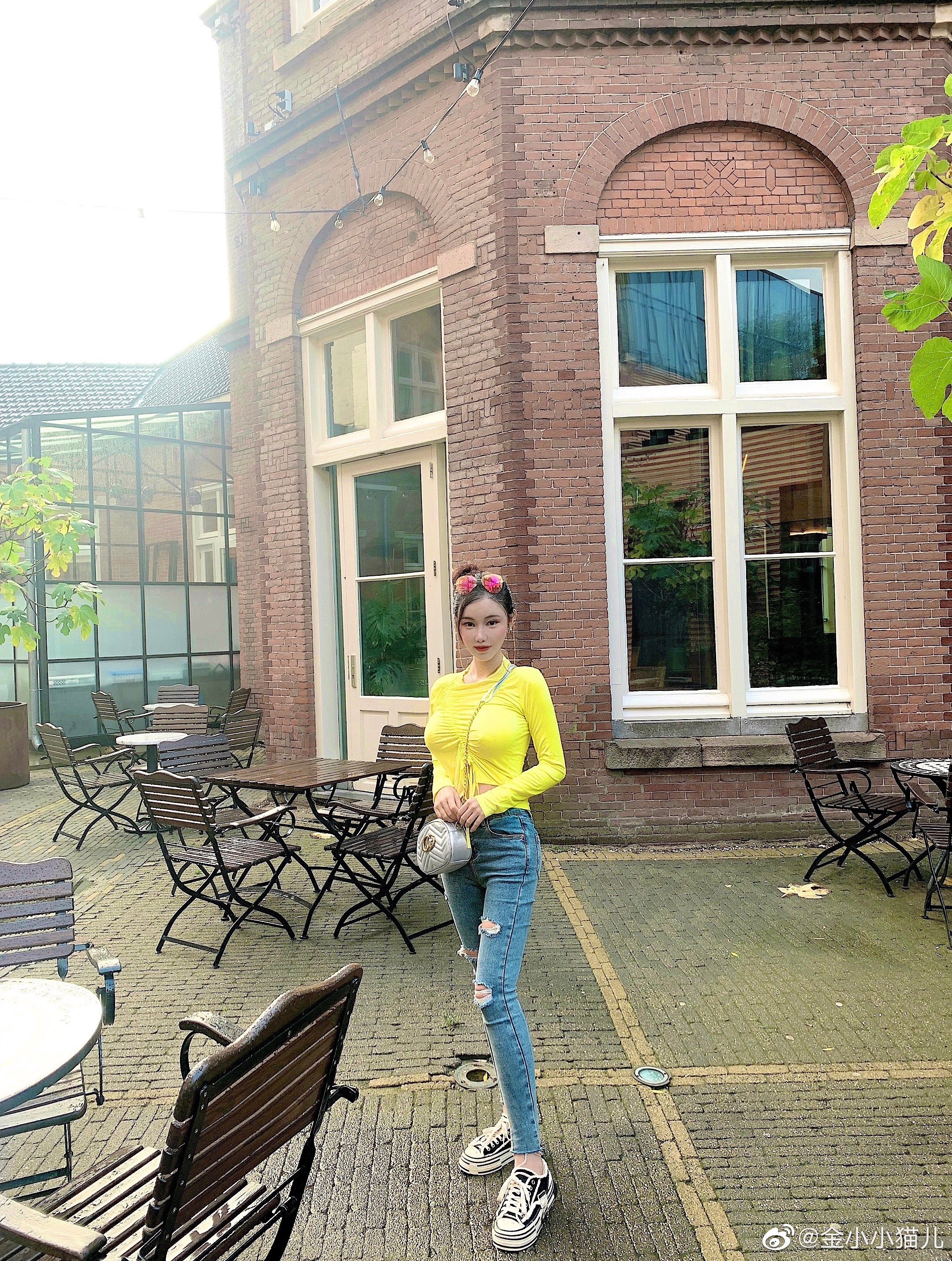 那些靠足球走红的球迷去哪了?有的拍电影有的开公司当老板