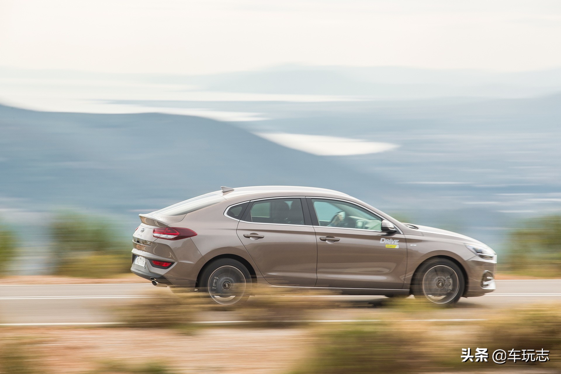 现代伊兰特新款1.5试驾,试驾现代伊兰特1.5cvt