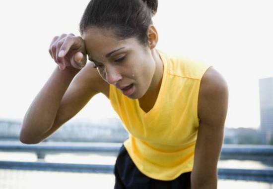人无汗，心不安！出汗部位可以看健康状况，这几处常出汗要重视