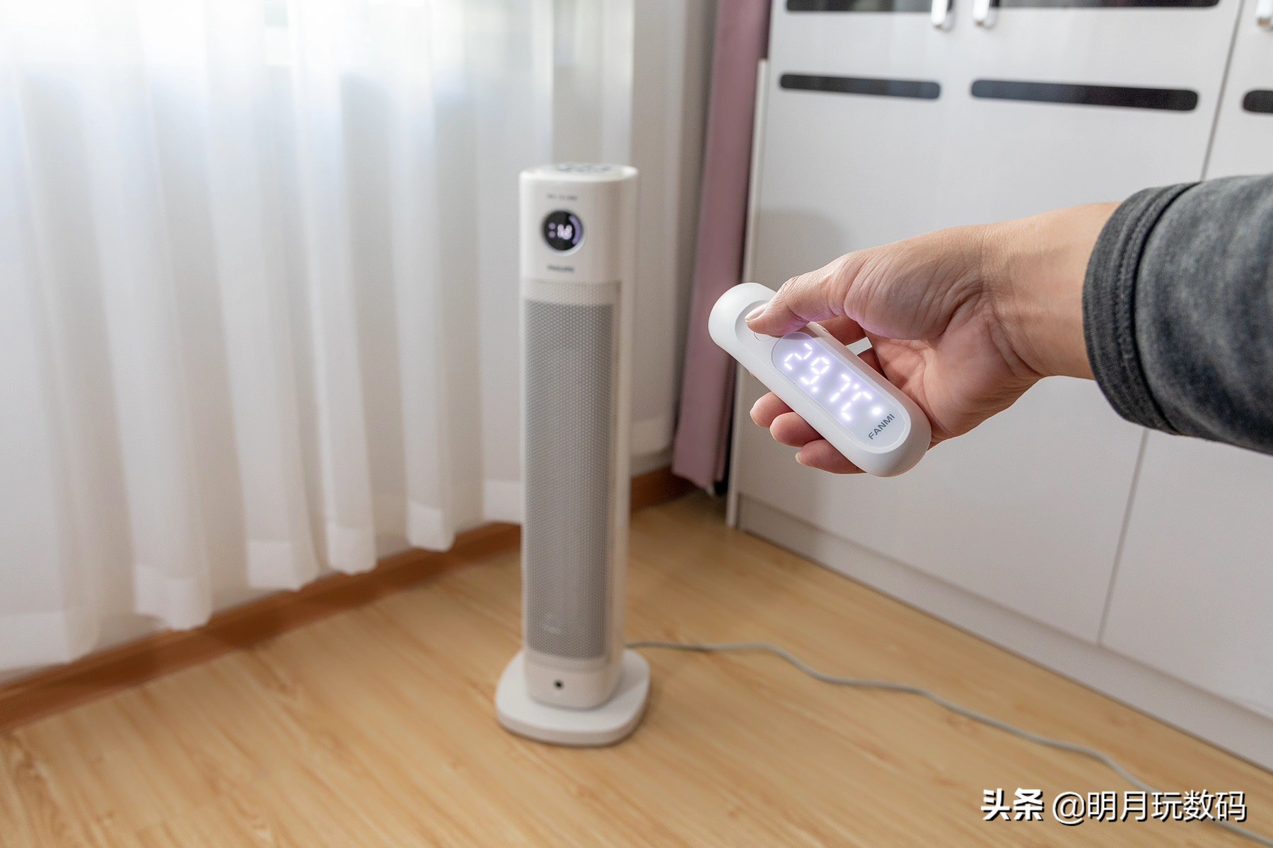 飞利浦石墨烯踢脚线取暖器暖风机,飞利浦冷暖两用塔式暖风机怎样