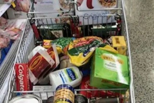 澳洲女子为新冠肺炎囤积几百斤食材，并熔化首饰以防需要买卖金银