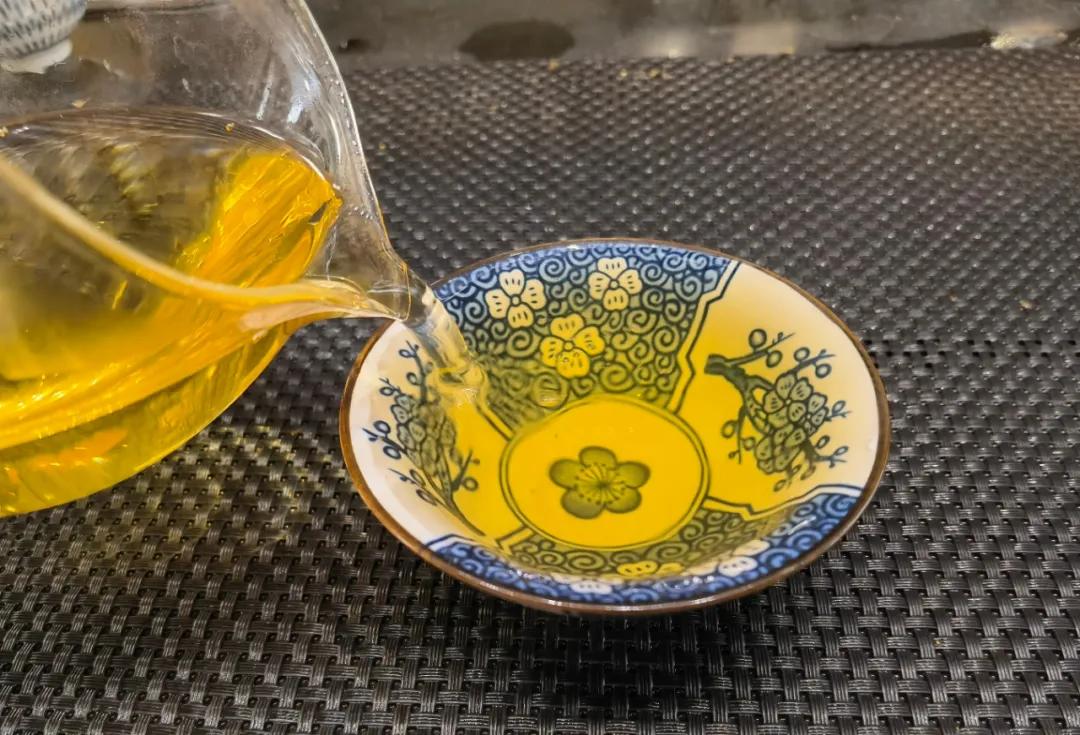 佰年尚普2021印尚，4年陈布朗料高质拼配，刚柔并济，饮藏皆宜