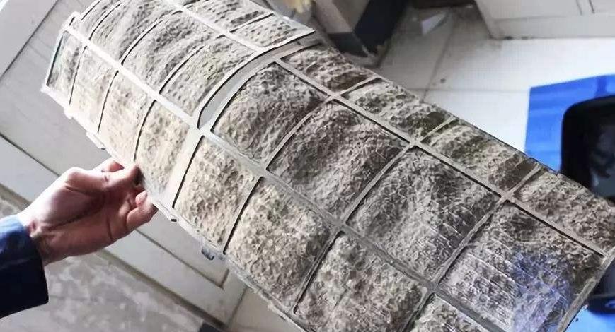 两种方式为空调加装空气净化，对比PK评测—静电滤网VS空调口罩