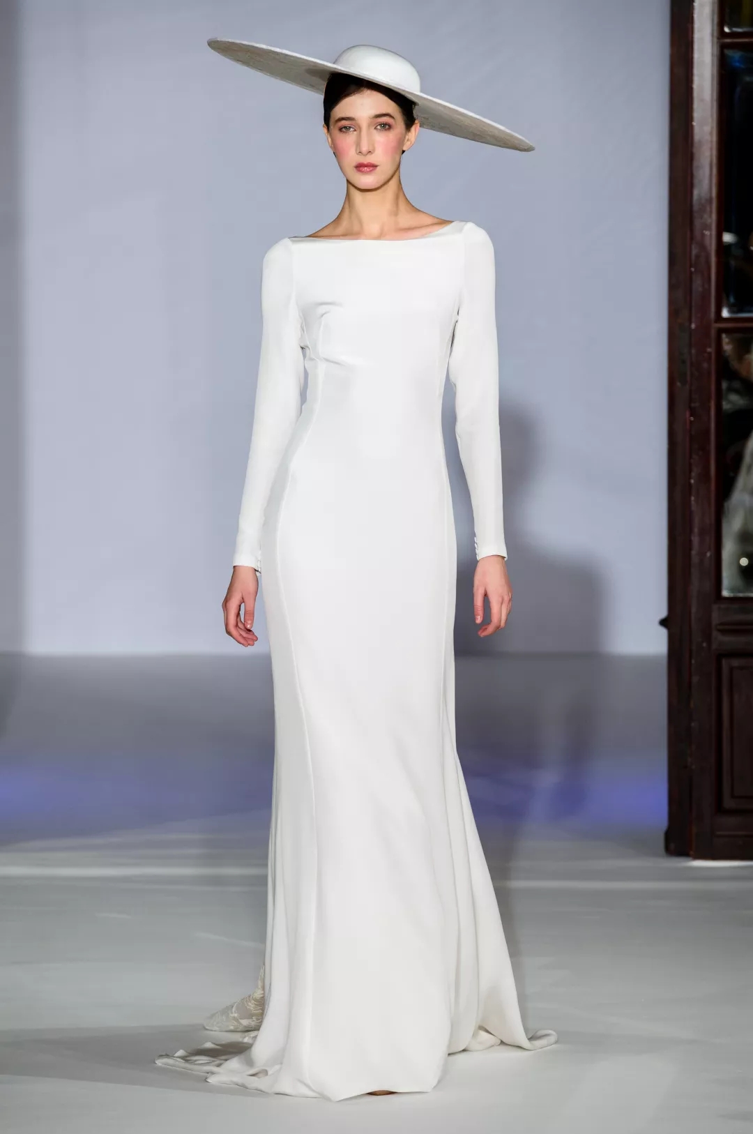 夏天有这条裙子万事足，穿上简洁又美好，绝对人群中一股清流