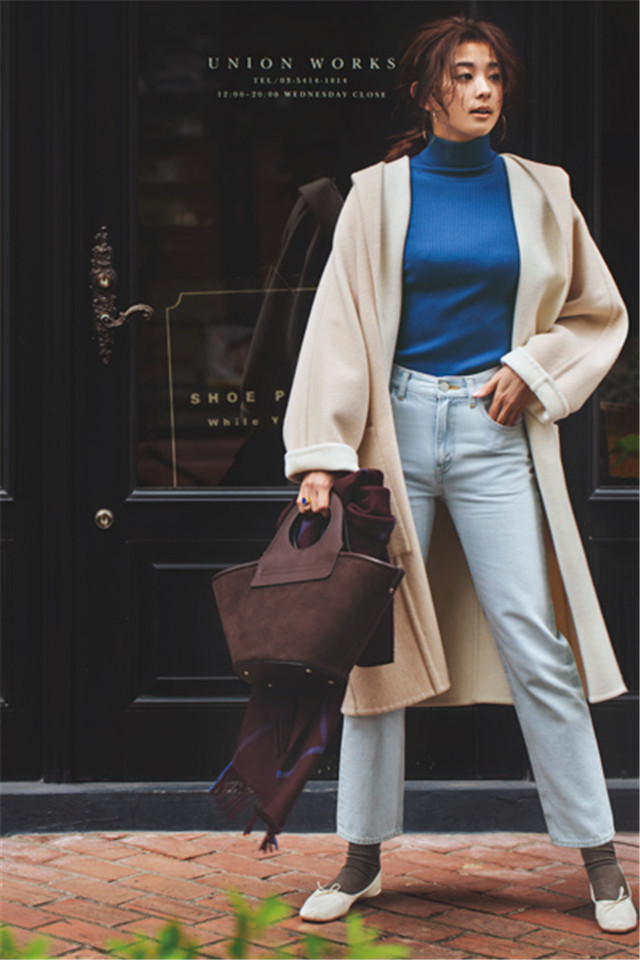 秋冬氛围感大衣深驼色,廓形中款米色大衣