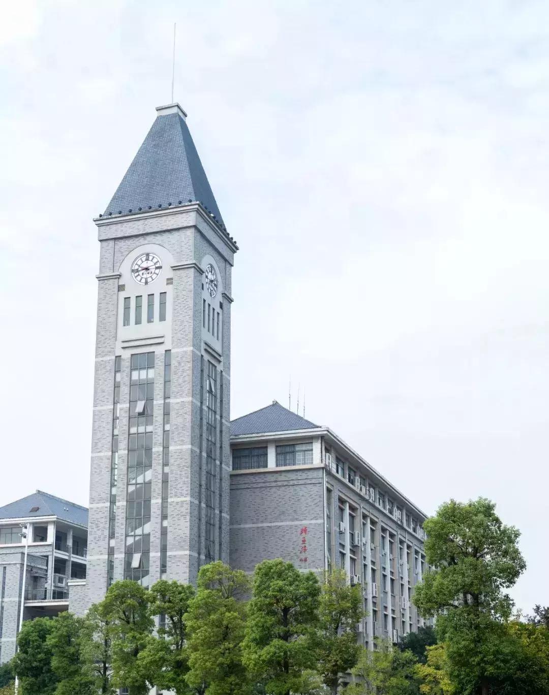 长沙最青春公交，串联6所大学的记忆