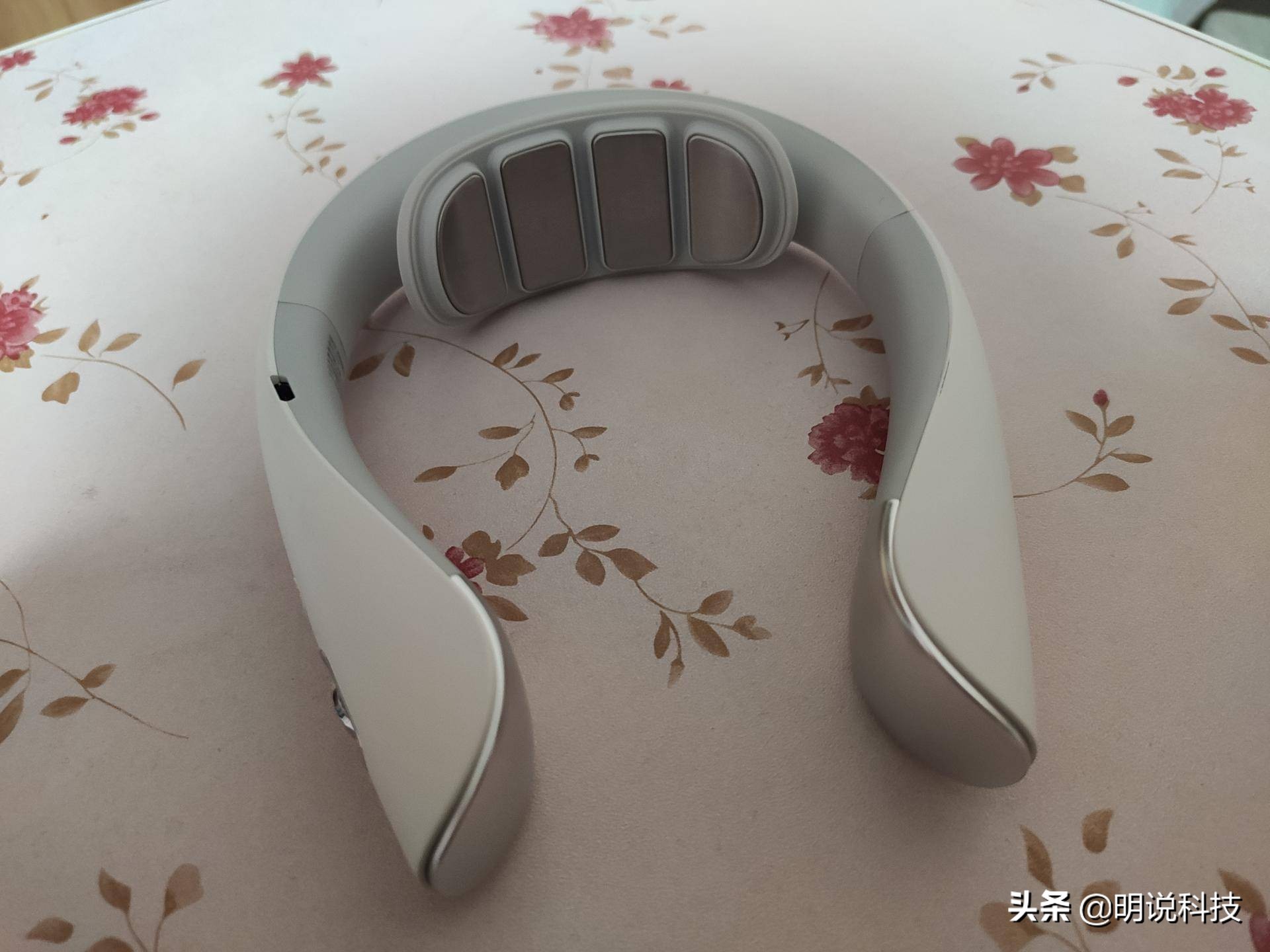 新国货卖爆了，小身材大智慧的SKG颈椎按摩仪上手