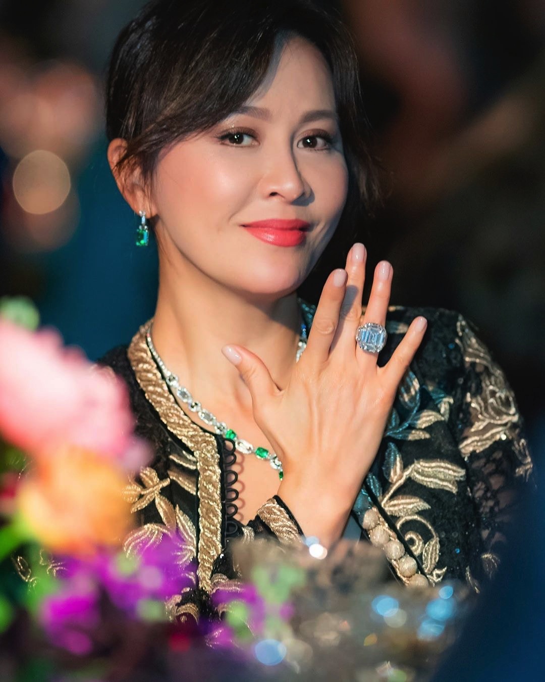 刘嘉玲收藏的王冠是多少钱,刘嘉玲的古董皇冠