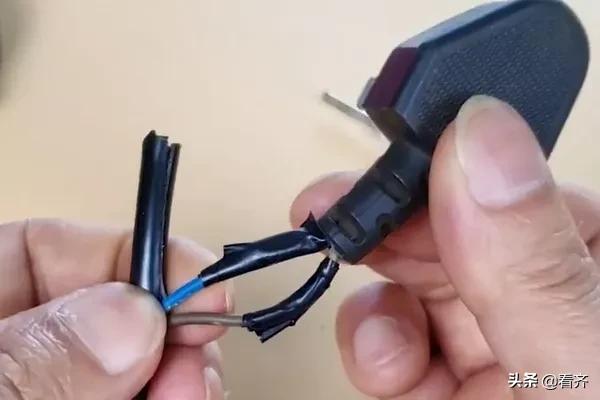 电线插头根部断裂怎么用线绑,电线插头根部断了怎么用扎带修复