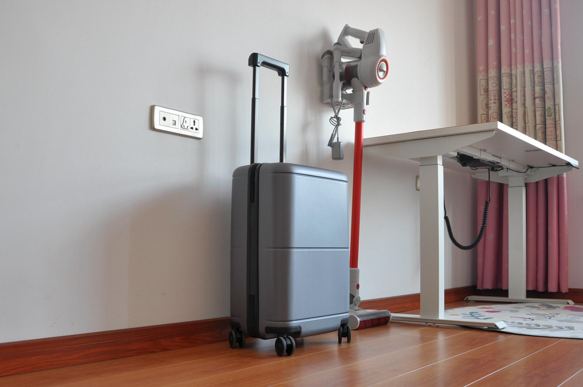 学生*党**过渡箱，耐摔抗撞防刮花性价比高，悠启旅行箱布拉格体验