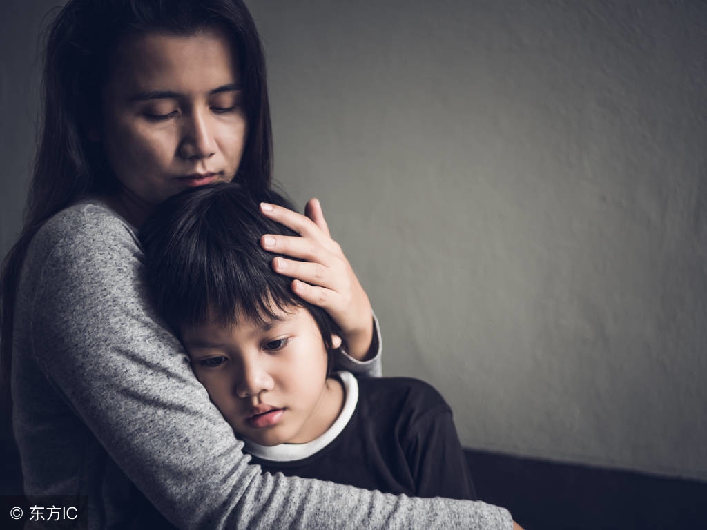 育儿12岁男孩有逆反心理,小孩子爱母情结的表现