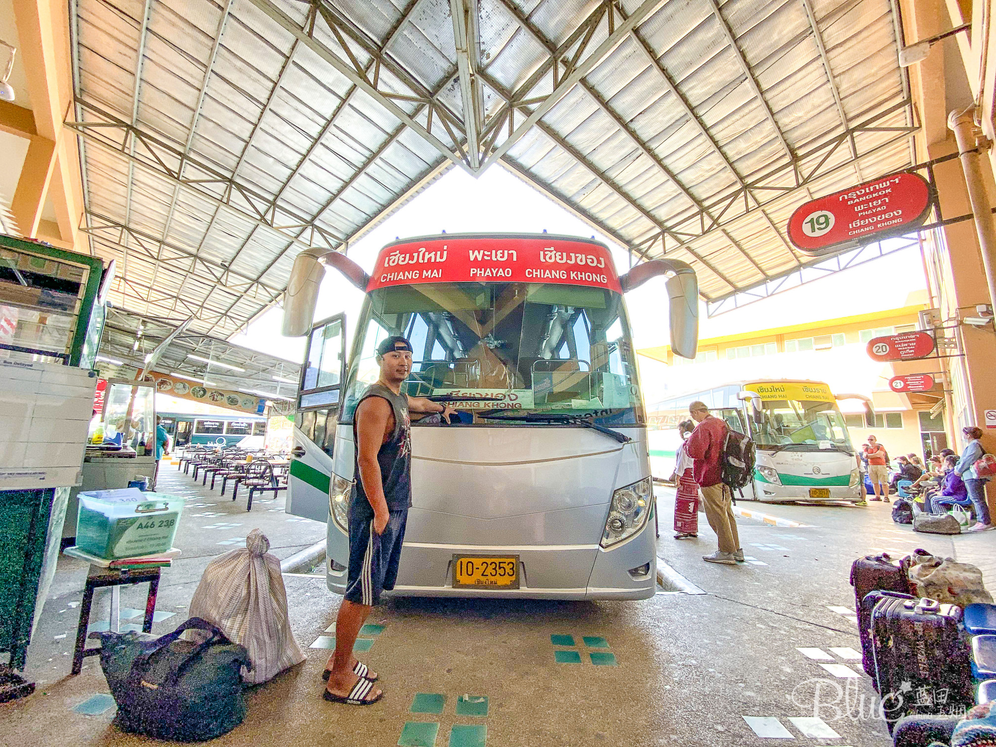 泰国旅行攻略，如何在清迈购买去清孔的车票，巴士小姐姐还很漂亮