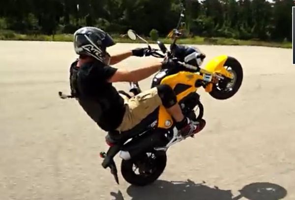 孤独夜里男孩的唯一陪伴，小厂电摩也有的情怀槽车详聊小猴m3！