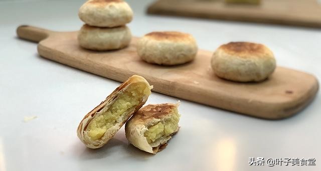 不用烤箱家庭版绿豆酥饼,不用烤箱的绿豆饼制作全过程