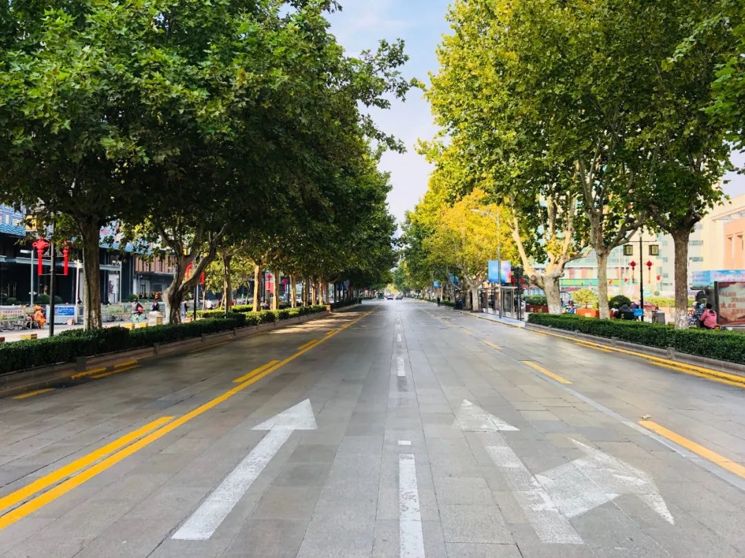 济南泉城路最新变化,济南泉城路限时步行吗