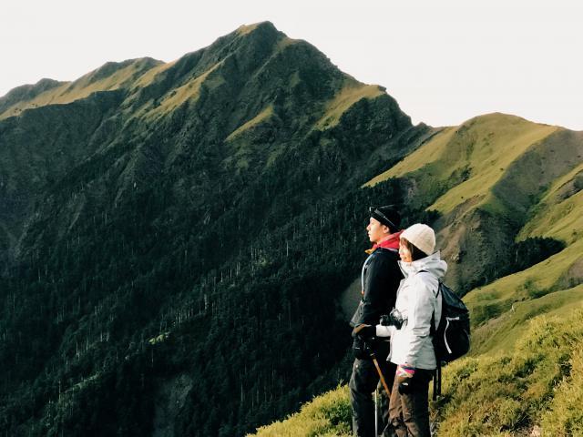 户外冲锋衣男款薄款冲锋衣,哪些冲锋衣品牌值得推荐
