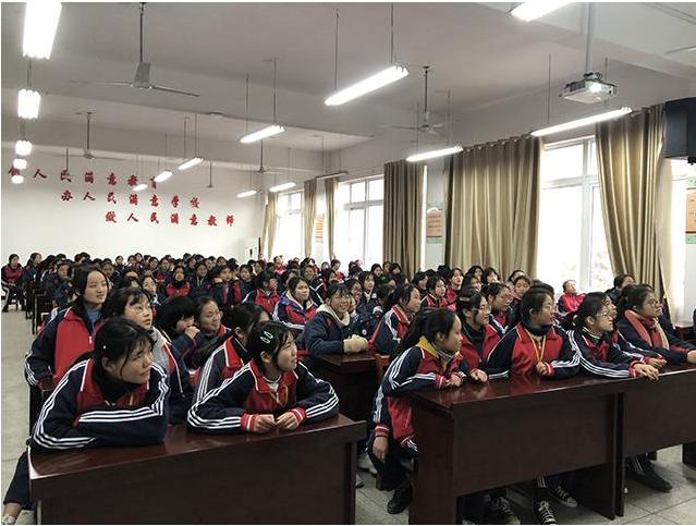 家有女儿，请教她这18条生理常识