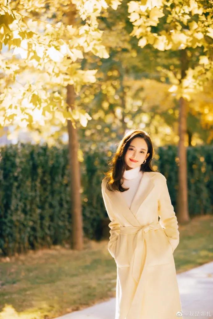 周扬青造型被吐槽脖子短,周扬青深夜晒发照片