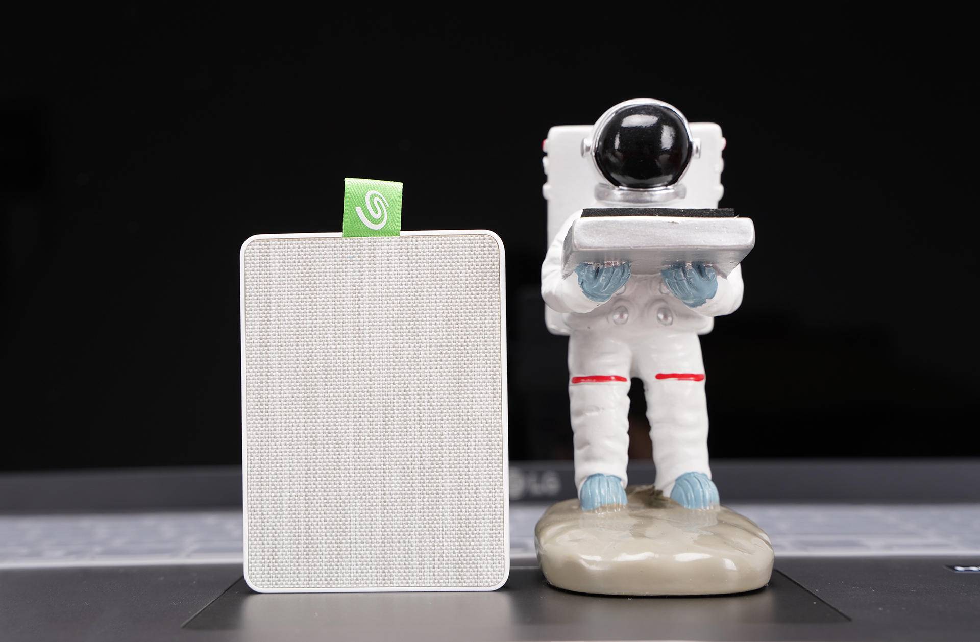 希捷移动硬盘限量版评测,希捷移动固态硬盘测评