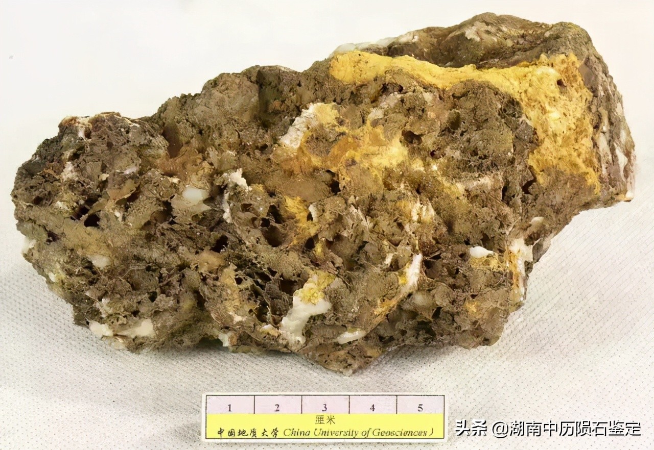 月球陨石与地球矿石的区别,月球陨石和矿石有什么区别