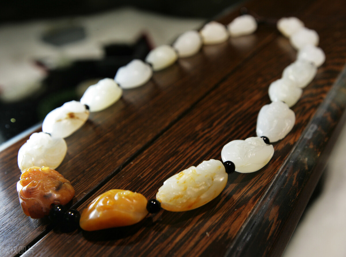 京东买玉和抖音哪个靠谱,京东买和田玉吊坠可靠吗