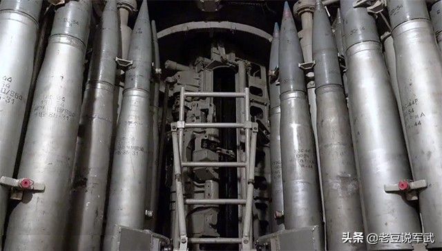 奥托127mm隐身舰炮,奥托76毫米舰炮速射视频