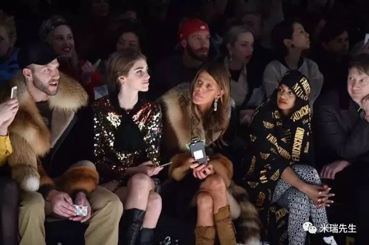 素人怎么去参加时装周走秀,素人怎么去时装周看秀