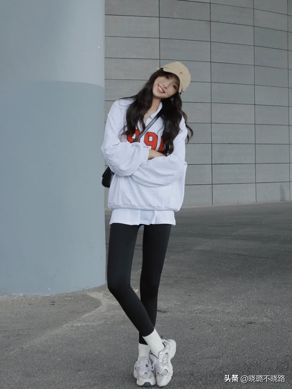 百搭洋气卫衣鲨鱼裤,卫衣鲨鱼裤穿搭女冬季搭配高级感