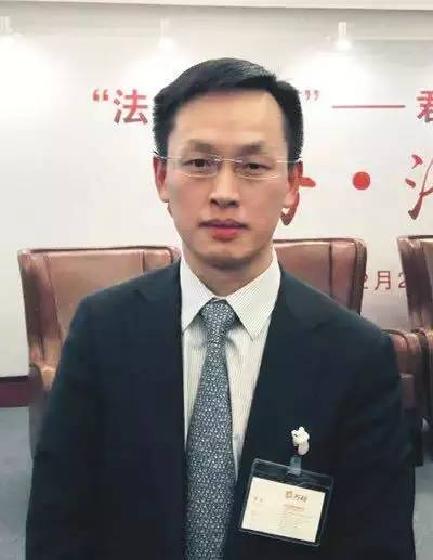 张伟法务团队照片,万科法务张伟