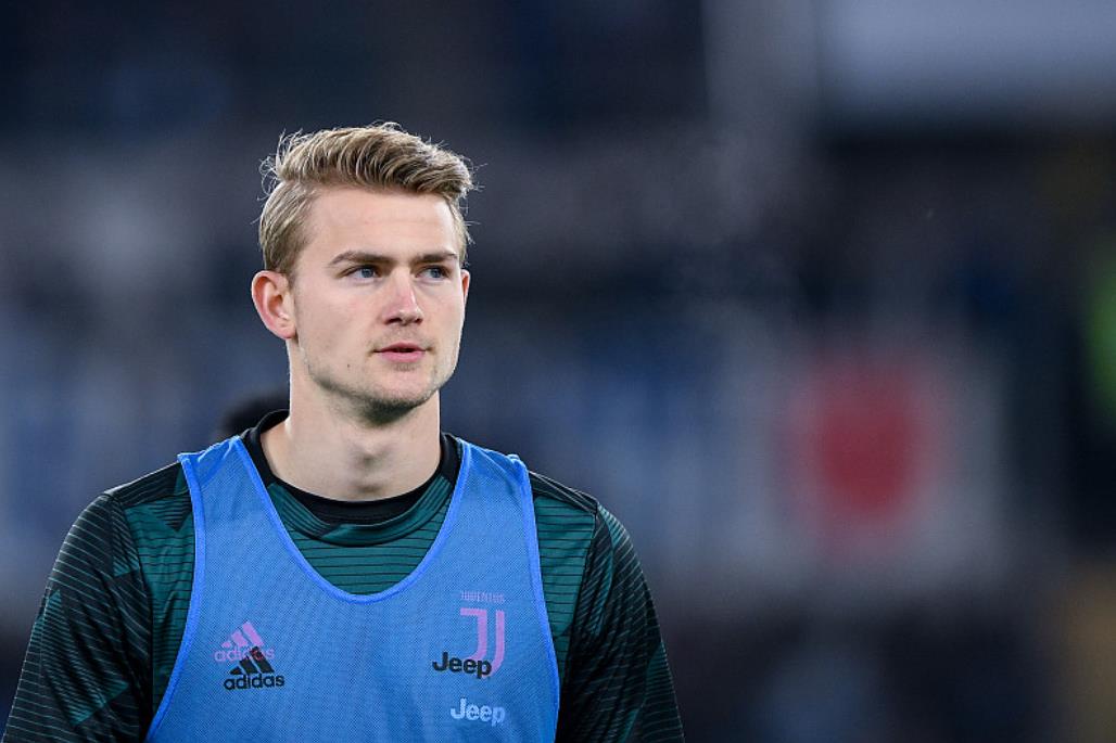 德里赫特禁区内手球裁判没有表示,德里赫特手球在第几分钟