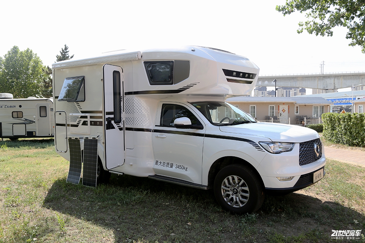 房车光伏发电太阳能板选择,房车改装都用哪个品牌的光伏板