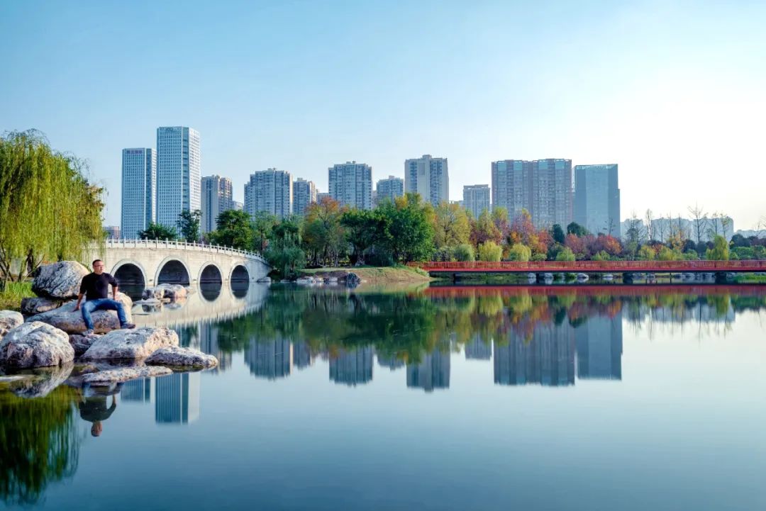 成都绿道被隔开,成都被3条路包围的楼盘