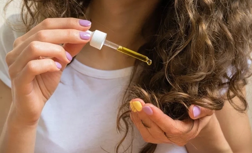 防头发毛躁精油,头发干枯毛躁护发精油轻松挽救