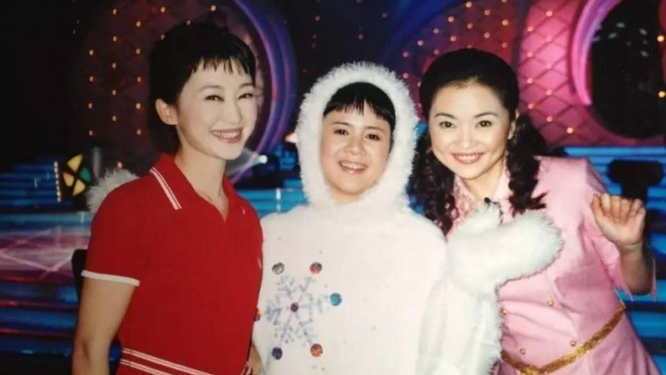 54岁鞠萍近期视频,鞠萍二婚的照片