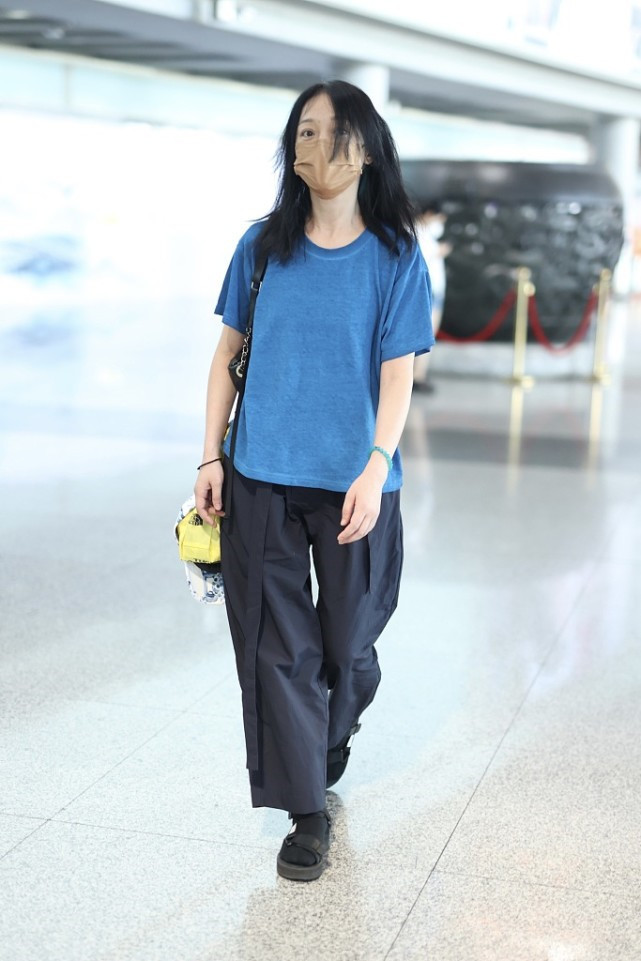 周迅的穿衣搭配图片大全,周迅穿衣打扮高级