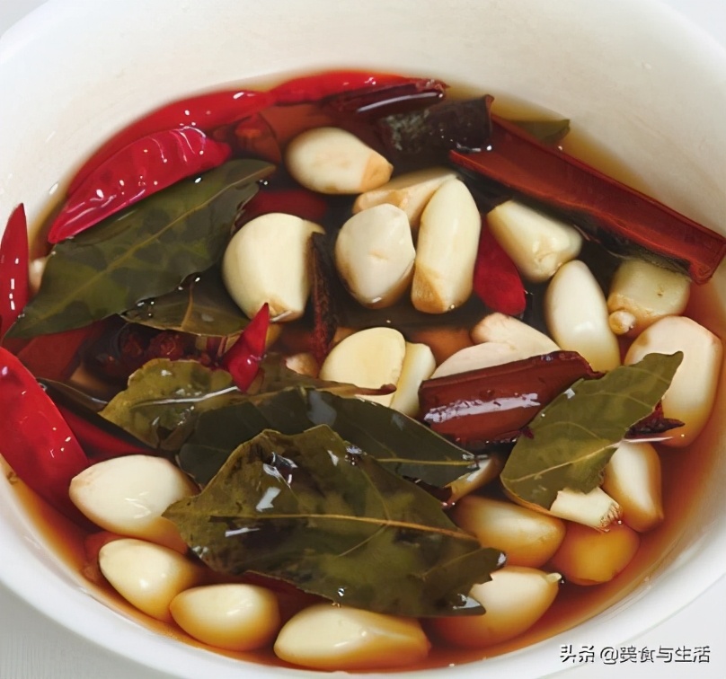 怎样做泡蒜又脆又好吃,家常泡蒜做法