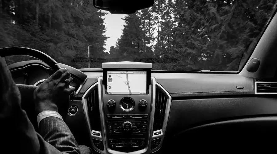 工资5千月供2千压力大吗,工资5千还7千