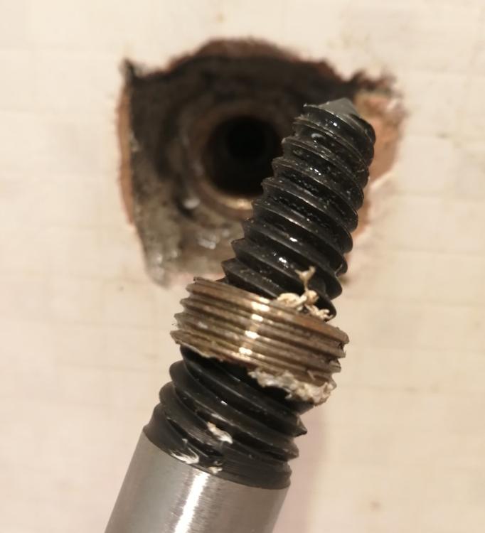 墙上水龙头断了怎么办教你一招,水龙头断墙里了怎么取出