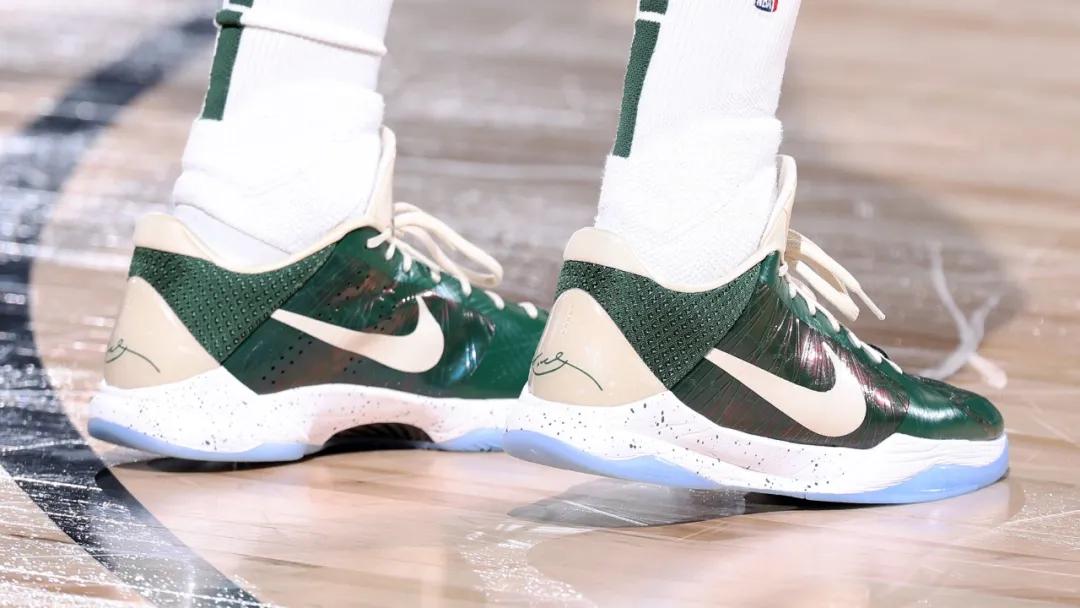 nba球员上脚科比球鞋系列,nba球星鞋王塔克在哪支球队