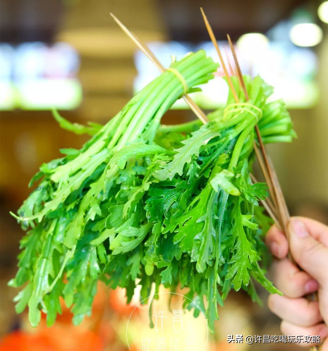 自助旋转小火锅想吃就来这家,打卡旋转小火锅