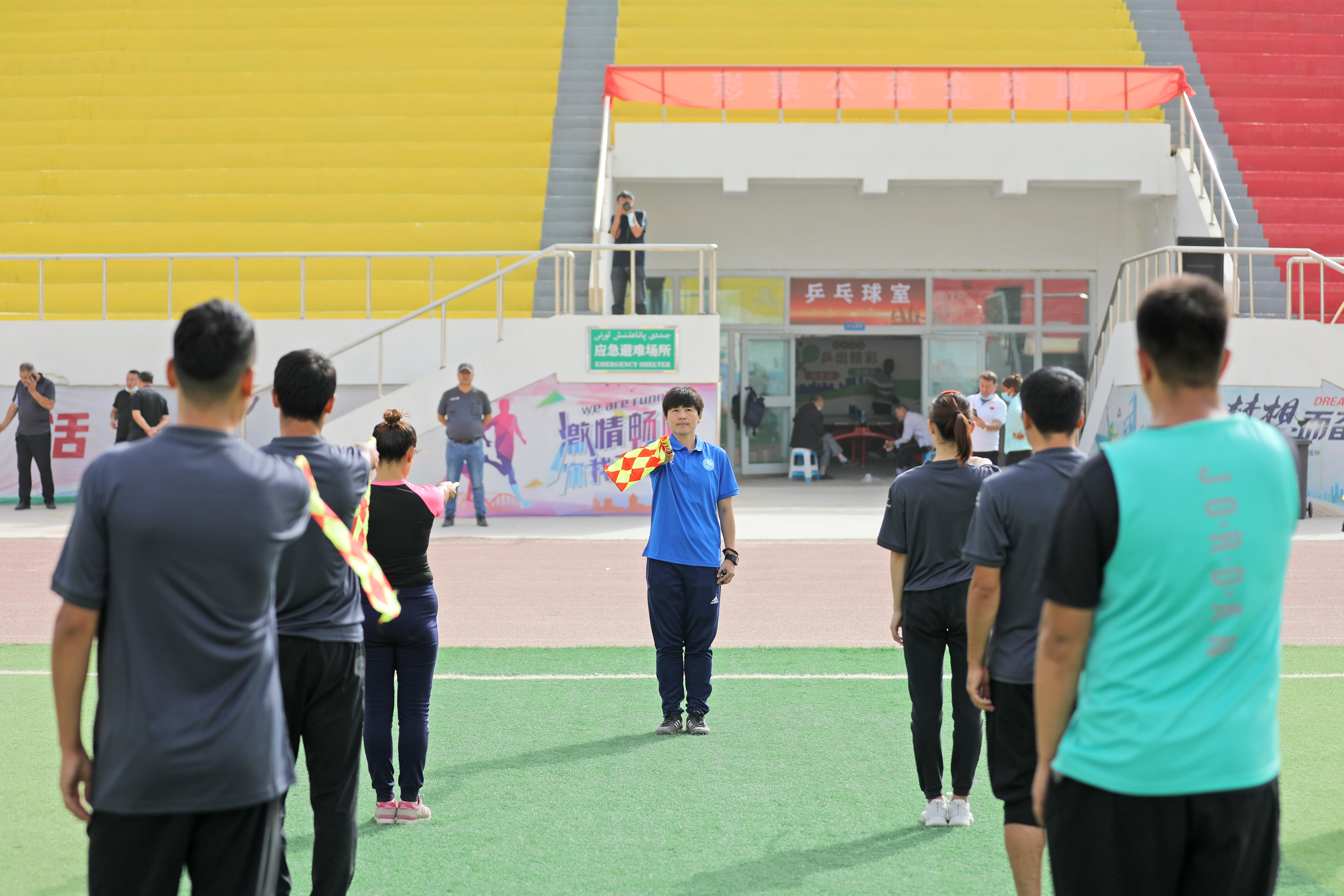 体育援疆正在进行|天津市体育局、天津足协助力*疆新**和田地区裁判员培养工作