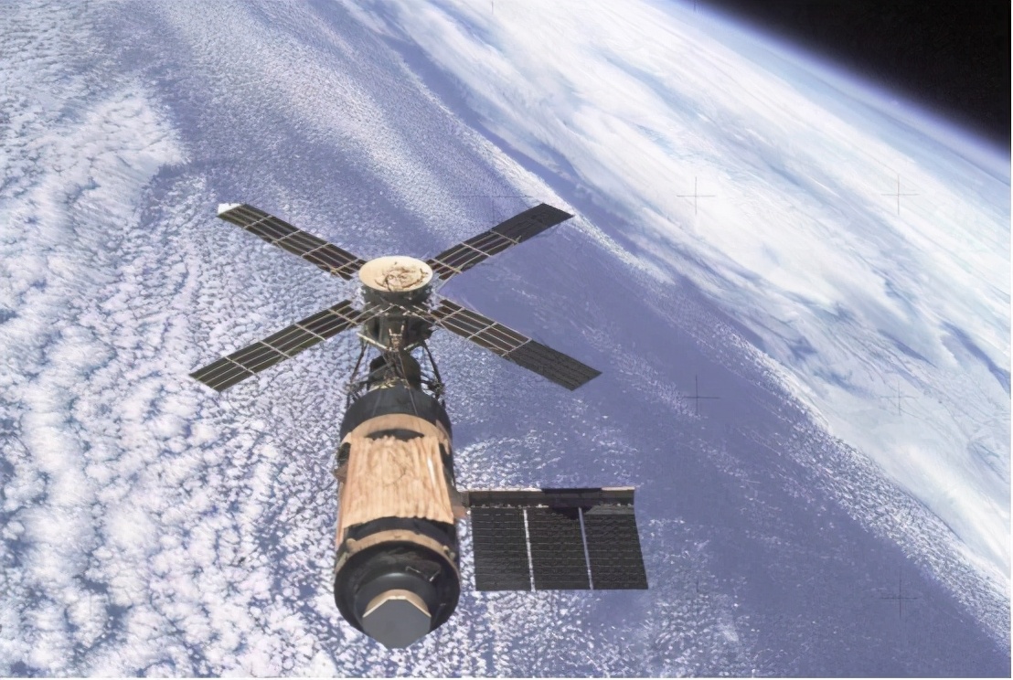 中国火箭残骸将在纽约坠毁?外媒开始诋毁:中国火箭已不受控制