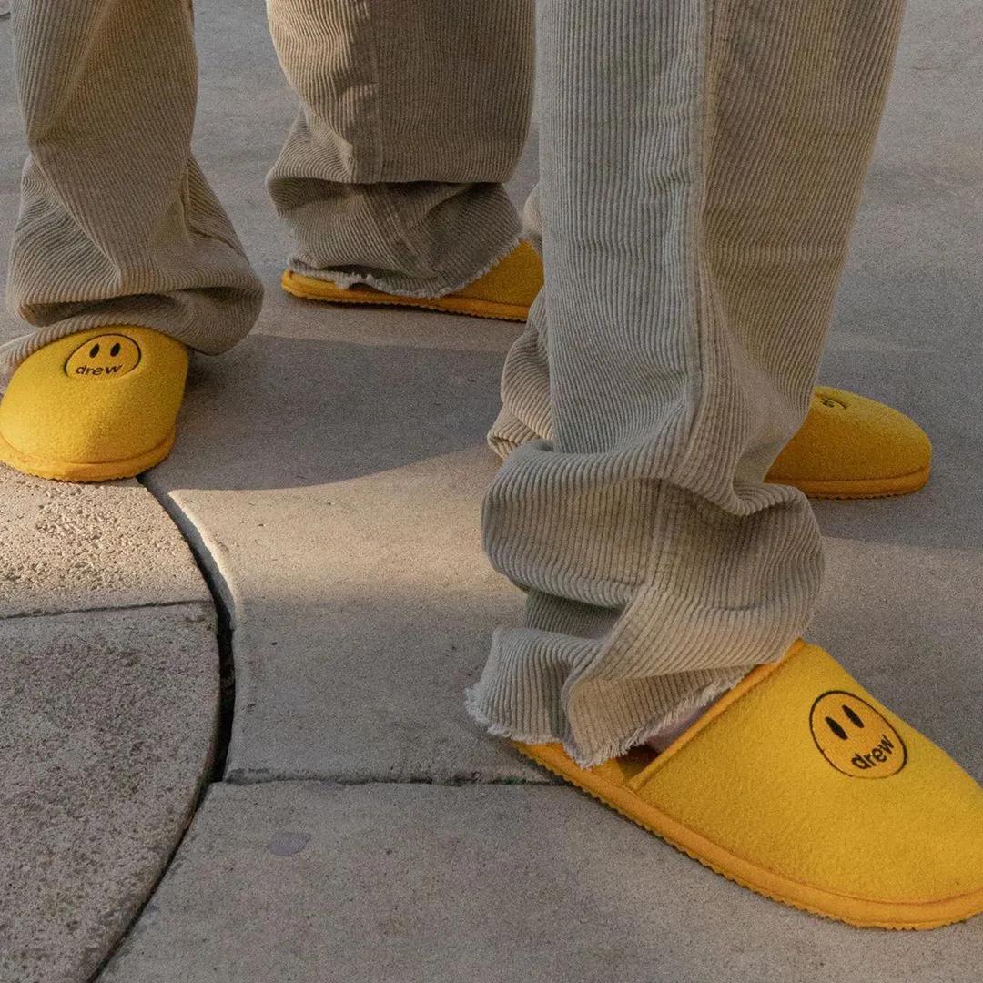 夏天到了看看大家买的什么鞋子,夏天到了网红爆款凉拖鞋