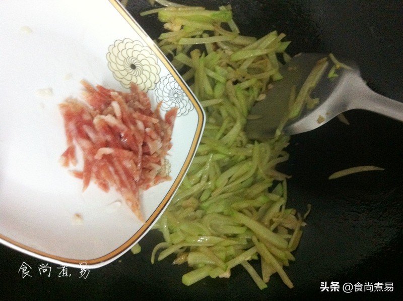 瓜营养丰富味道清甜肉质软,夏季多吃这5种瓜消暑又营养