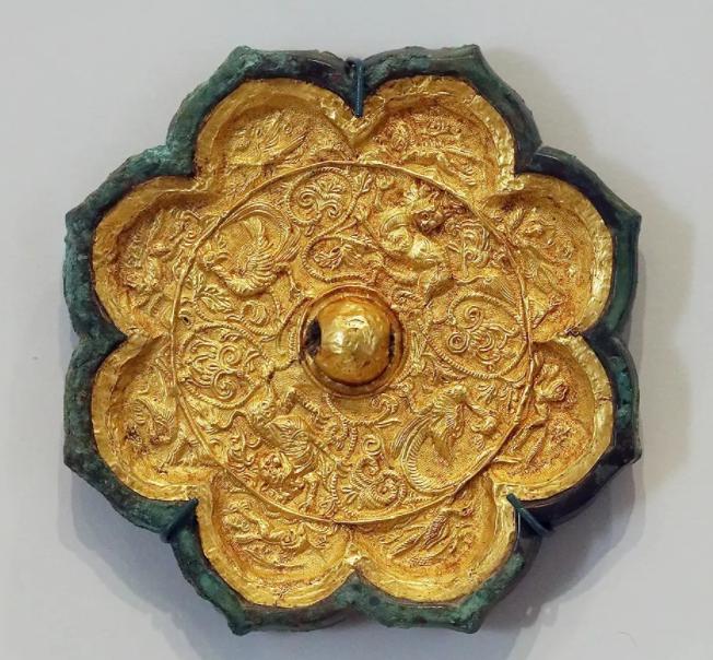 你见过铜镜里的LV吗？深藏古墓的盛唐宝镜，连皇帝送礼都爱选它