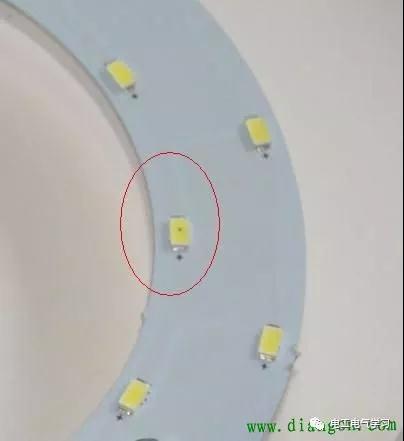 为什么led灯会越用越暗,为什么led灯开了会有弱光