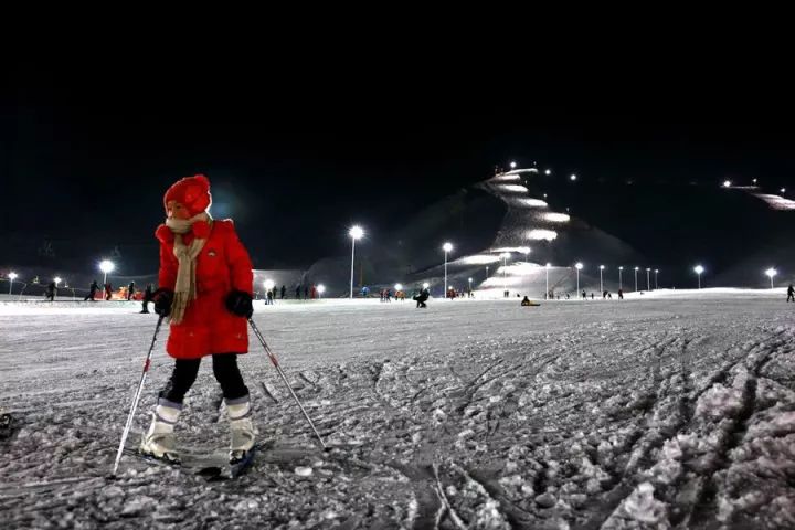 去西岭雪山玩雪要准备些什么,去西岭雪山滑雪需要先买门票吗