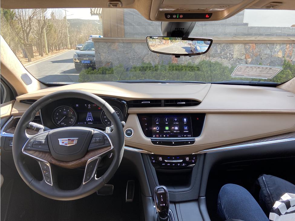 凯迪拉克xt5轻混动力加速测试,凯迪拉克xt52022款和沃尔沃xc60