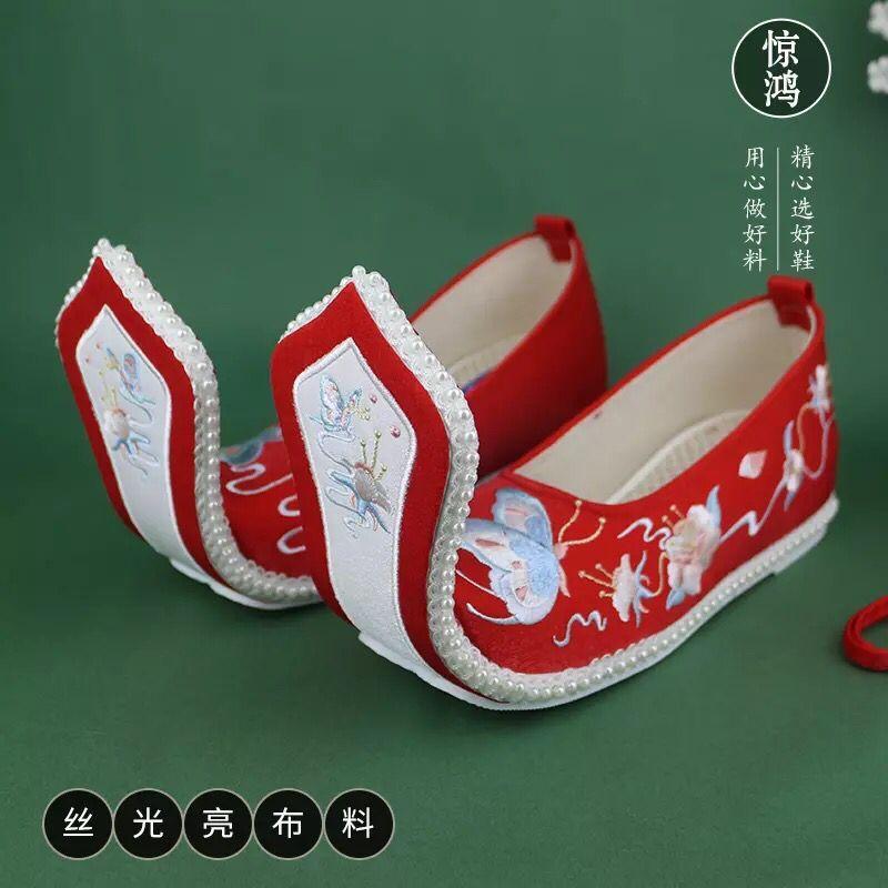 买了汉服不敢穿出门怎么办,买了汉服穿不上