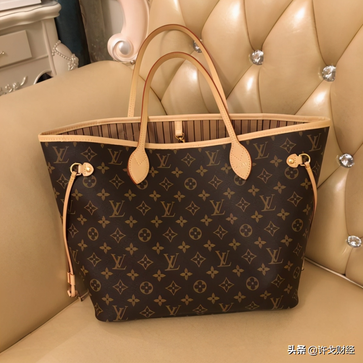 当代年轻人的真实消费观问题,现代年轻人的“奇葩”消费观